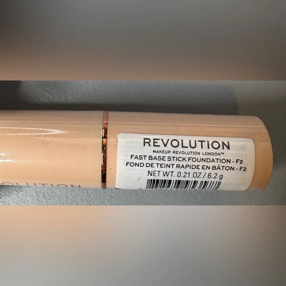Makeup Revolution fast base Foundation Stick in F2 sealed